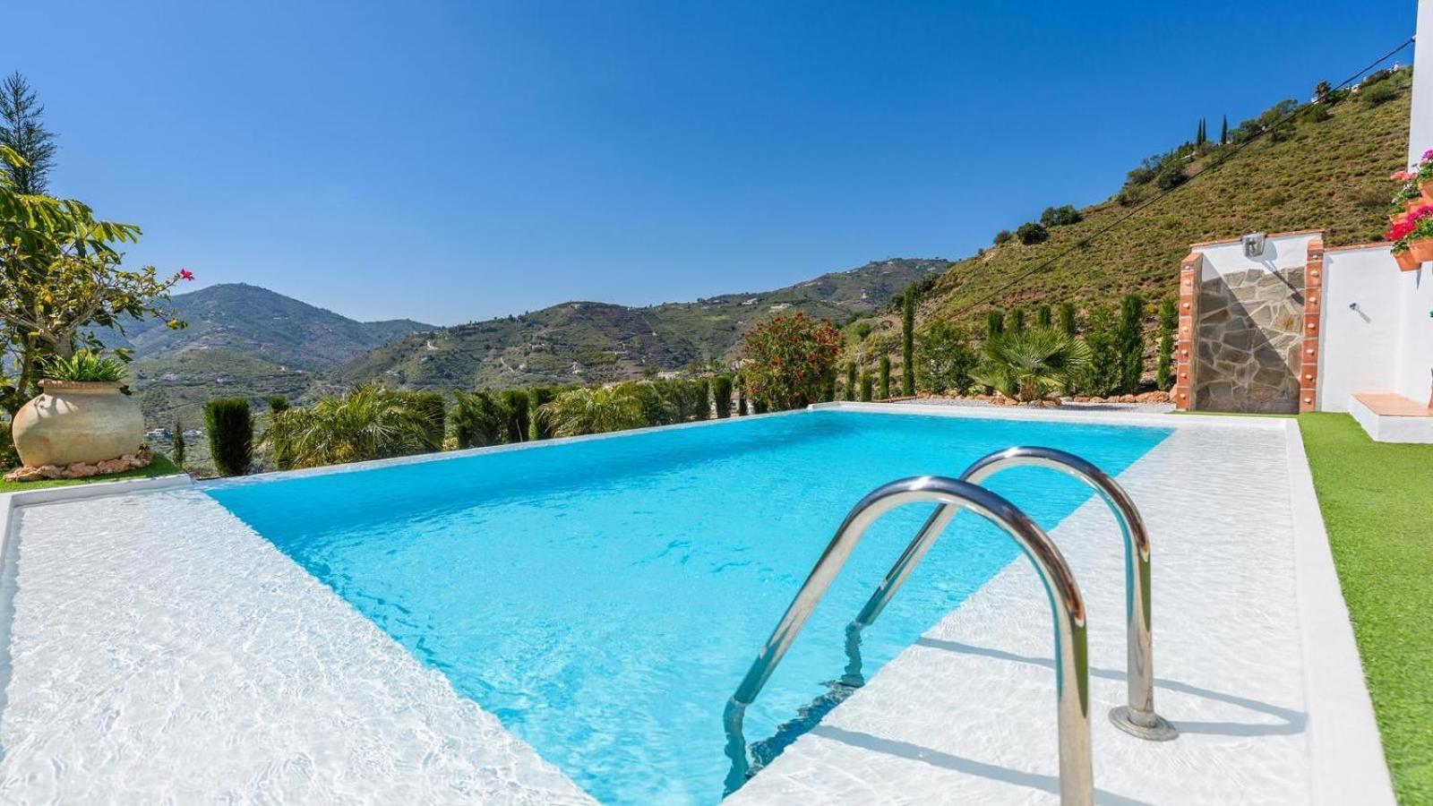 Villa Las Palmeras De Torrox By Ruralidays Экстерьер фото